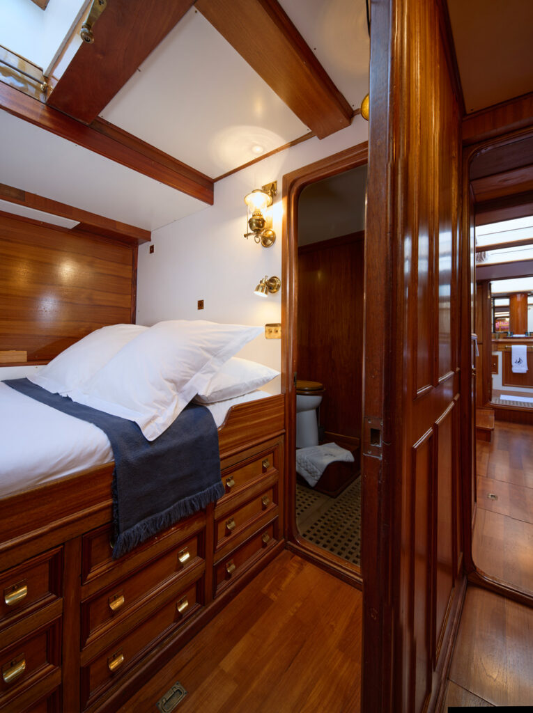 Lit en cabine voilier Black Swan