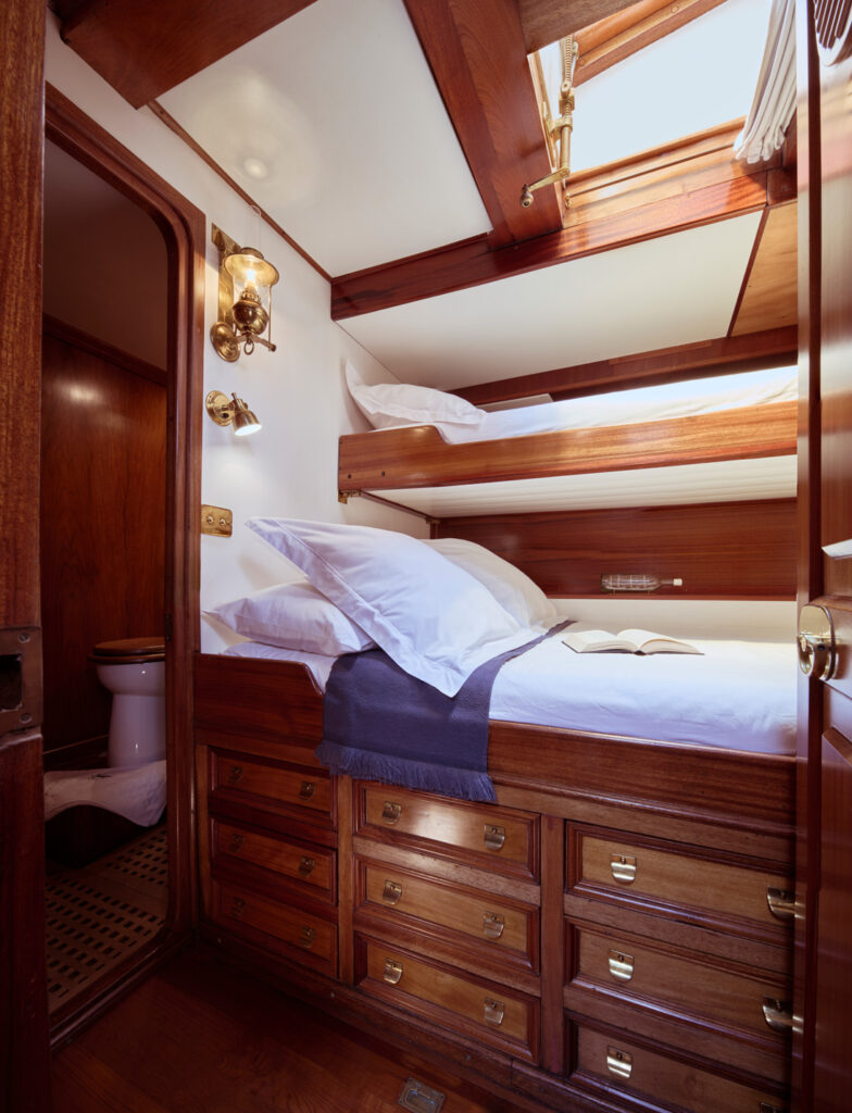 Lit en cabine voilier Black Swan